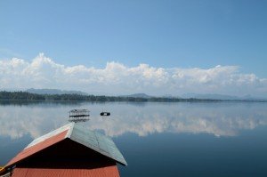 Le lac de Thom Pha Phum