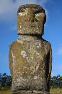 Bataille de regards avec le Moai: il a gagné...