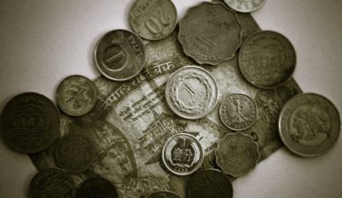 Collection de pieces de monnaie apres un tour du monde