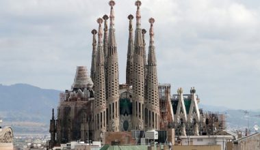 Point de vue sur la facade de la sagrada familia